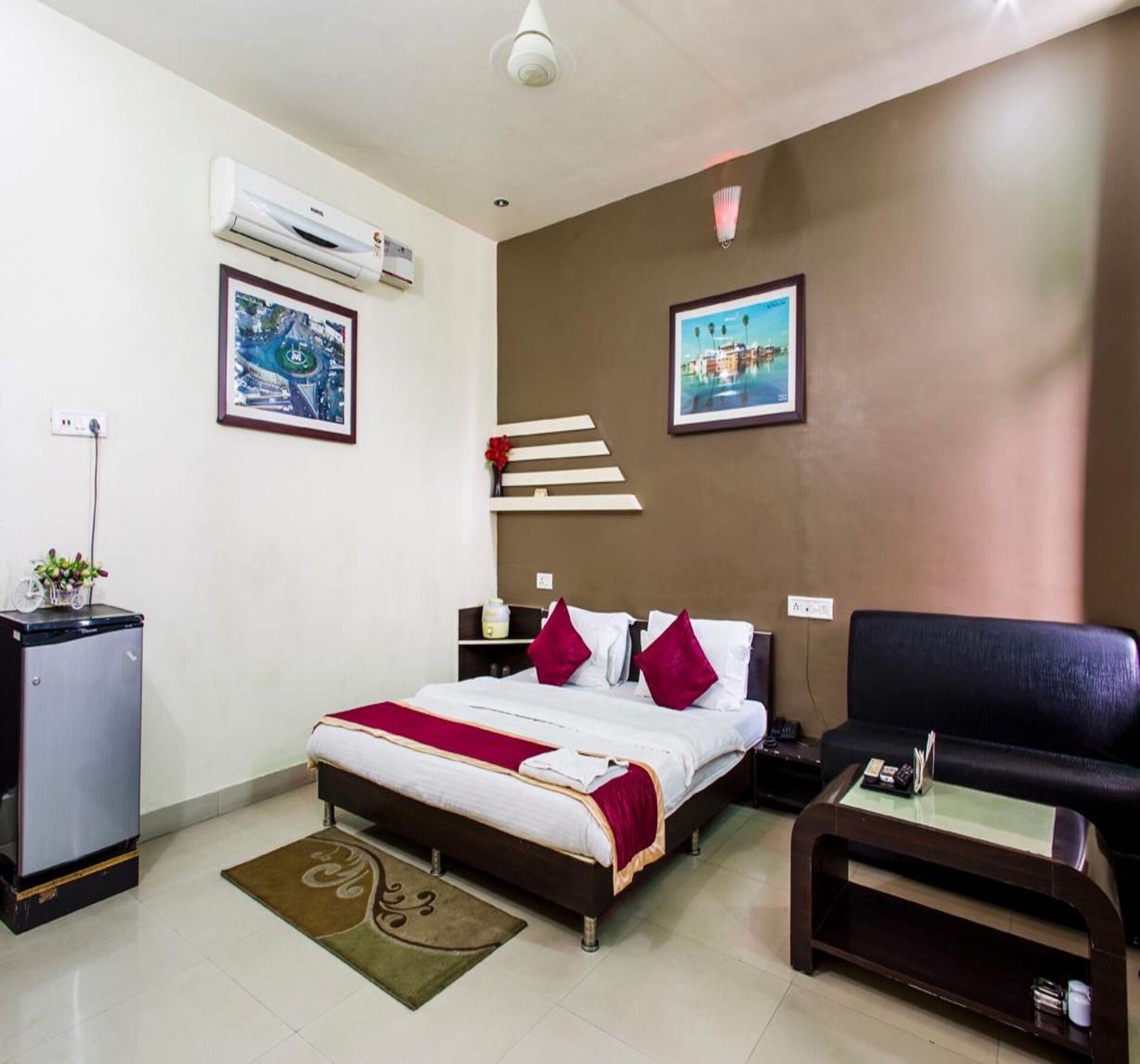 Oyo 2075 Hotel Kota Royal Buitenkant foto