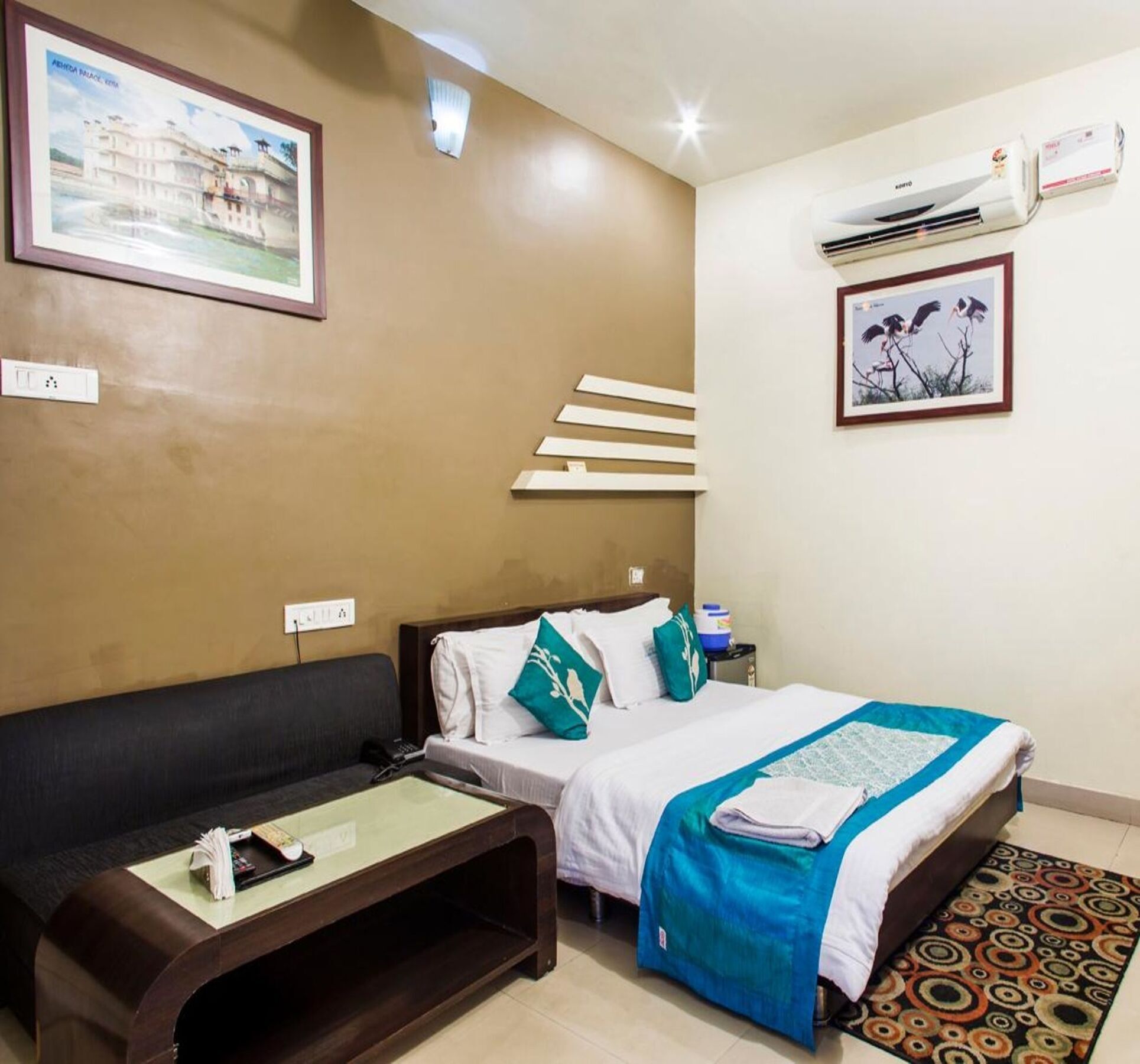 Oyo 2075 Hotel Kota Royal Buitenkant foto