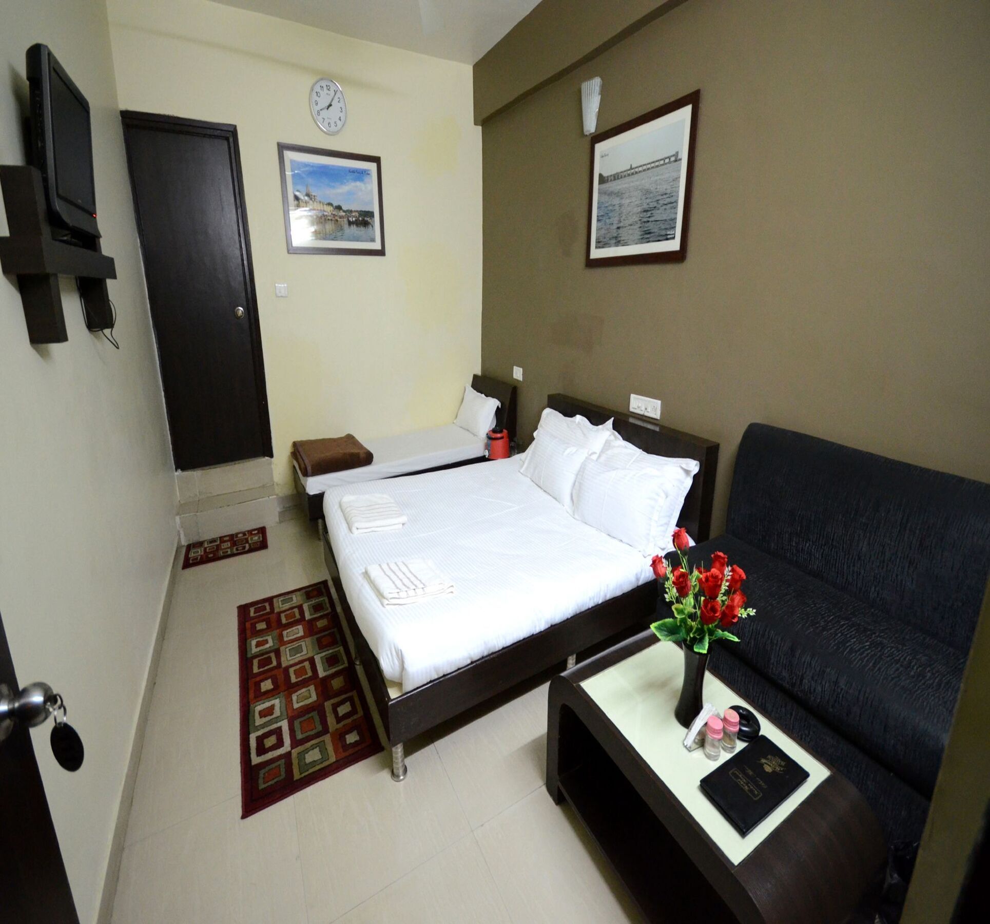 Oyo 2075 Hotel Kota Royal Buitenkant foto