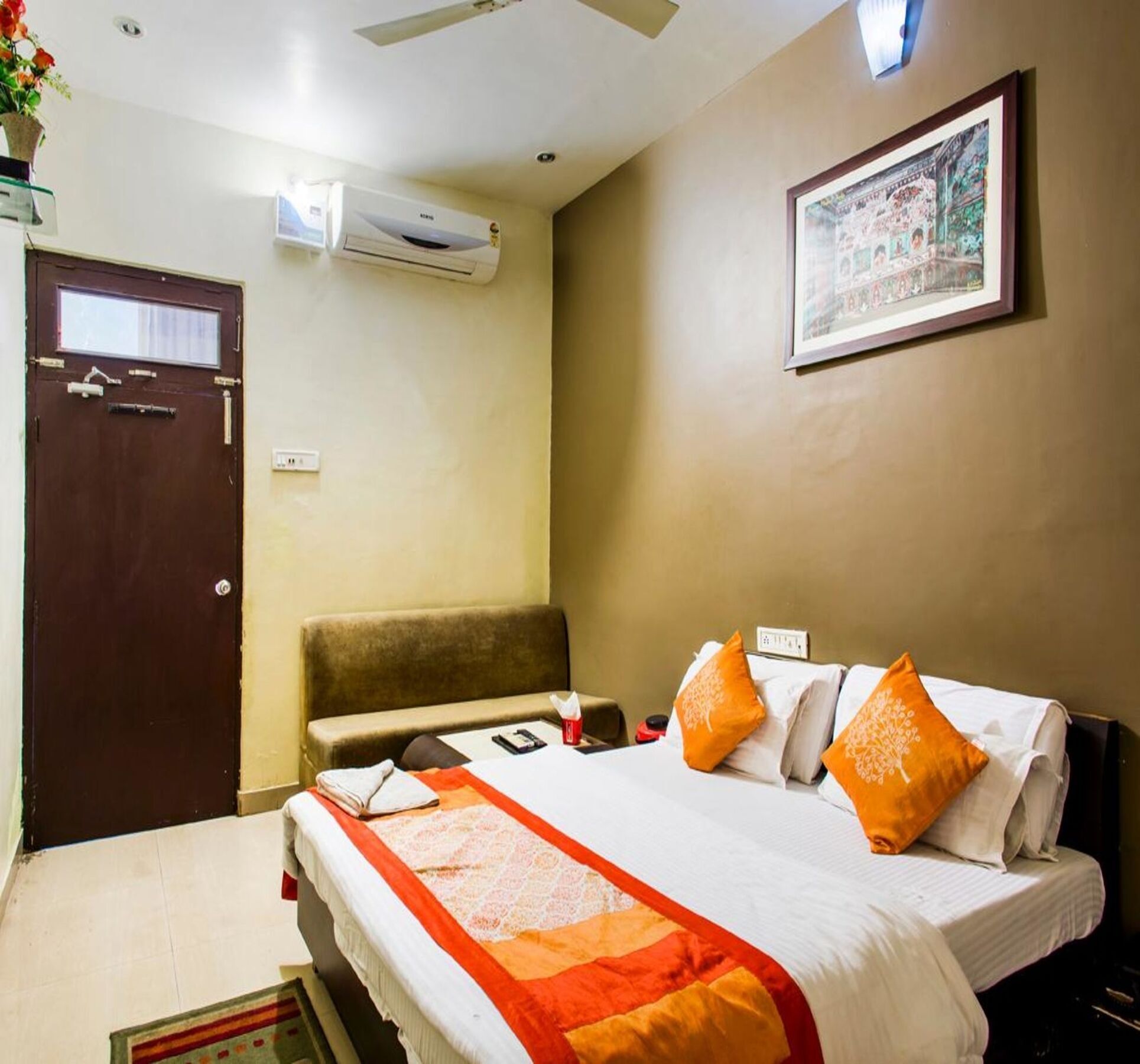 Oyo 2075 Hotel Kota Royal Buitenkant foto