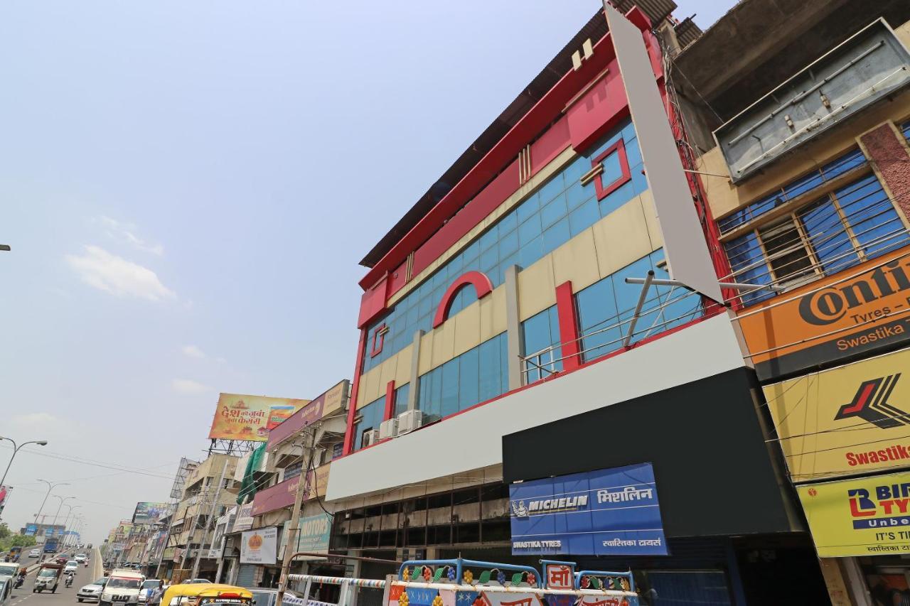 Oyo 2075 Hotel Kota Royal Buitenkant foto
