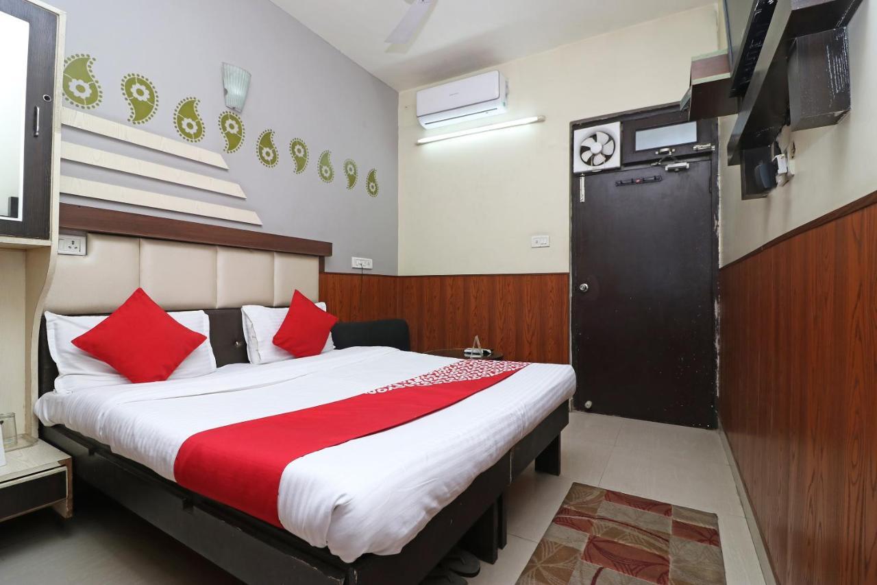 Oyo 2075 Hotel Kota Royal Buitenkant foto