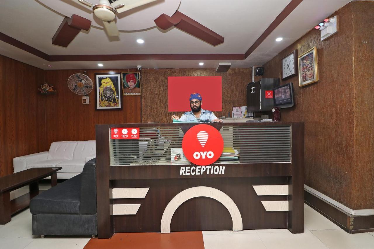Oyo 2075 Hotel Kota Royal Buitenkant foto
