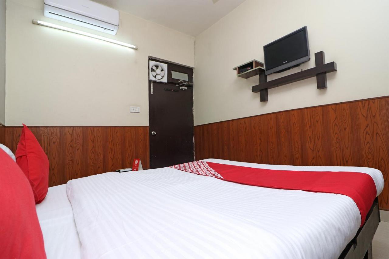 Oyo 2075 Hotel Kota Royal Buitenkant foto